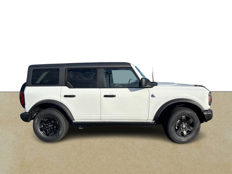 Ford Bronco Vehicle Full-screen Gallery Image 02