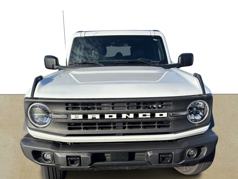 Ford Bronco Vehicle Full-screen Gallery Image 08