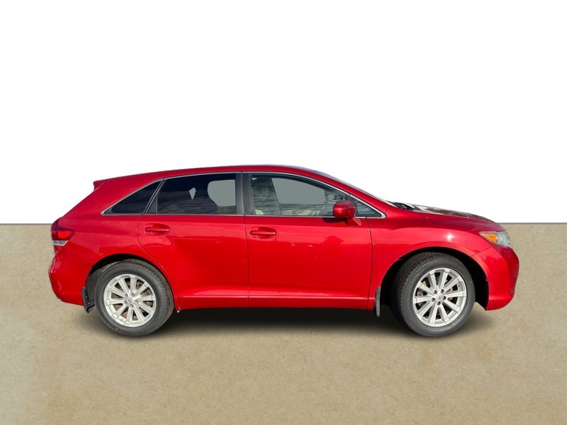 Toyota Venza Vehicle Full-screen Gallery Image 02