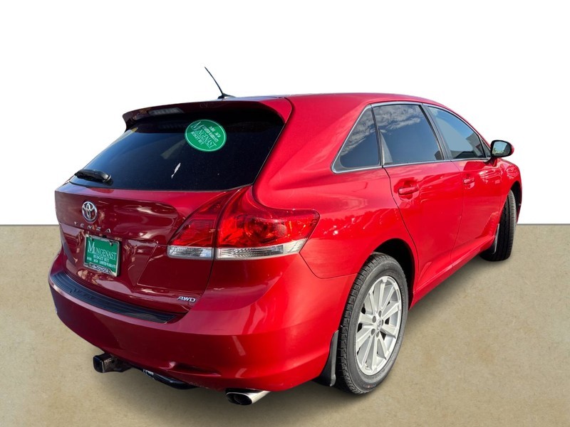 Toyota Venza Vehicle Full-screen Gallery Image 03
