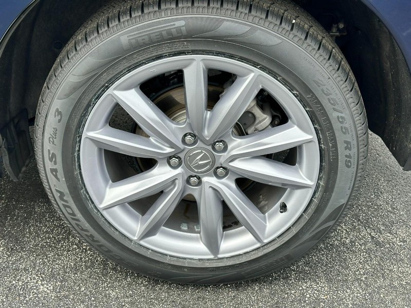 Acura RDX Vehicle Full-screen Gallery Image 06