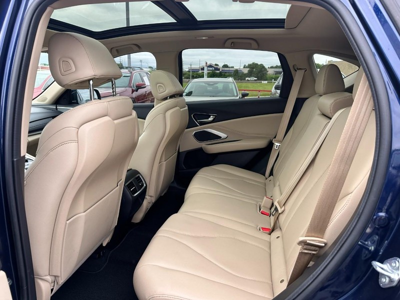 Acura RDX Vehicle Full-screen Gallery Image 10