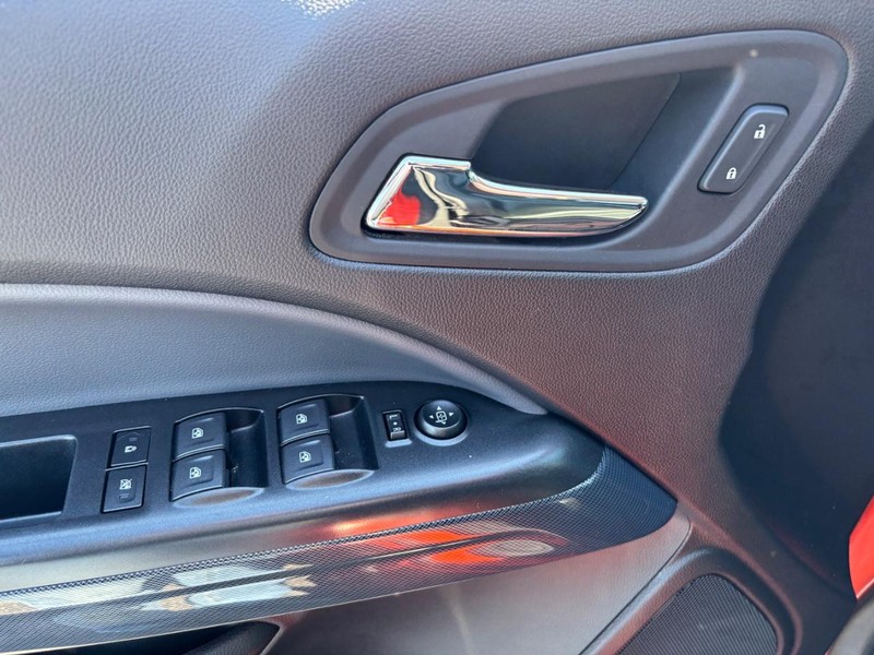 Chevrolet Colorado Vehicle Full-screen Gallery Image 14