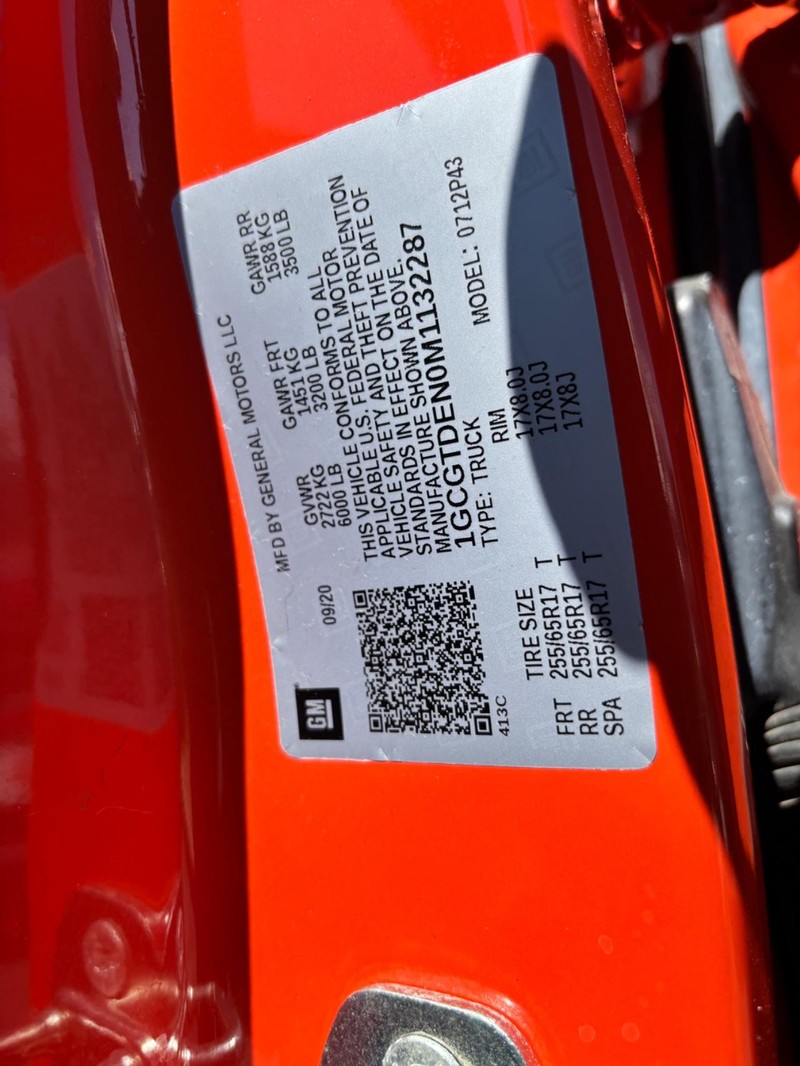 Chevrolet Colorado Vehicle Full-screen Gallery Image 16
