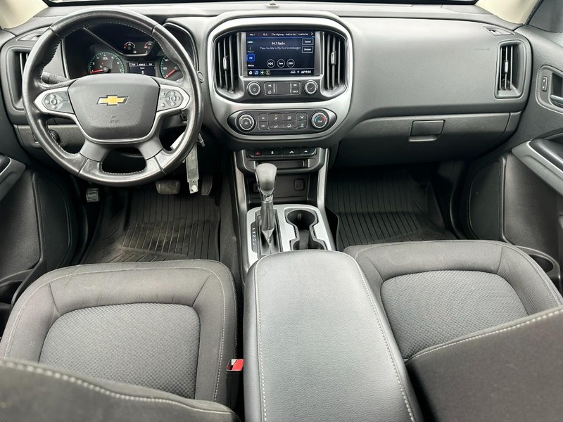 Chevrolet Colorado Vehicle Full-screen Gallery Image 11