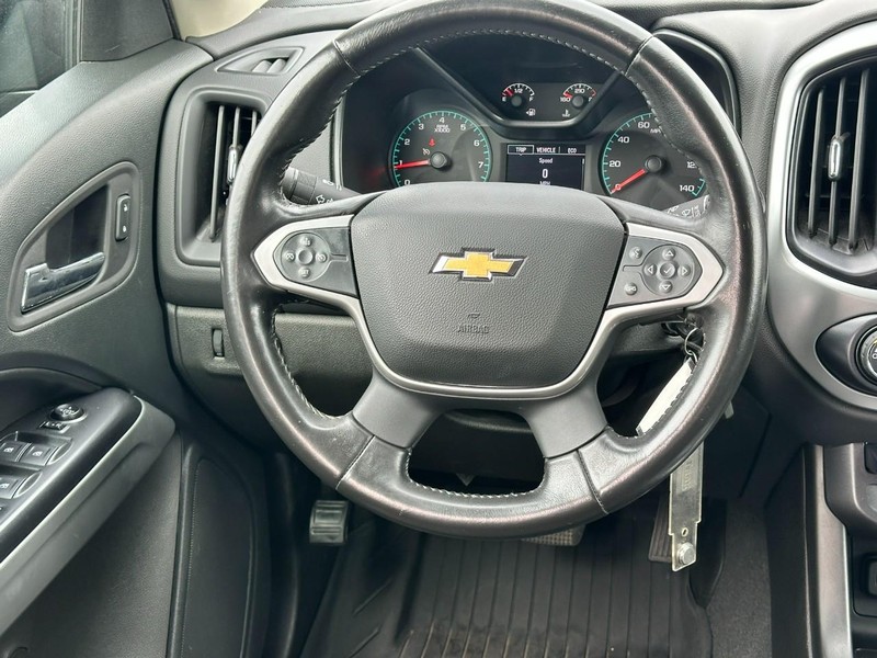 Chevrolet Colorado Vehicle Full-screen Gallery Image 12
