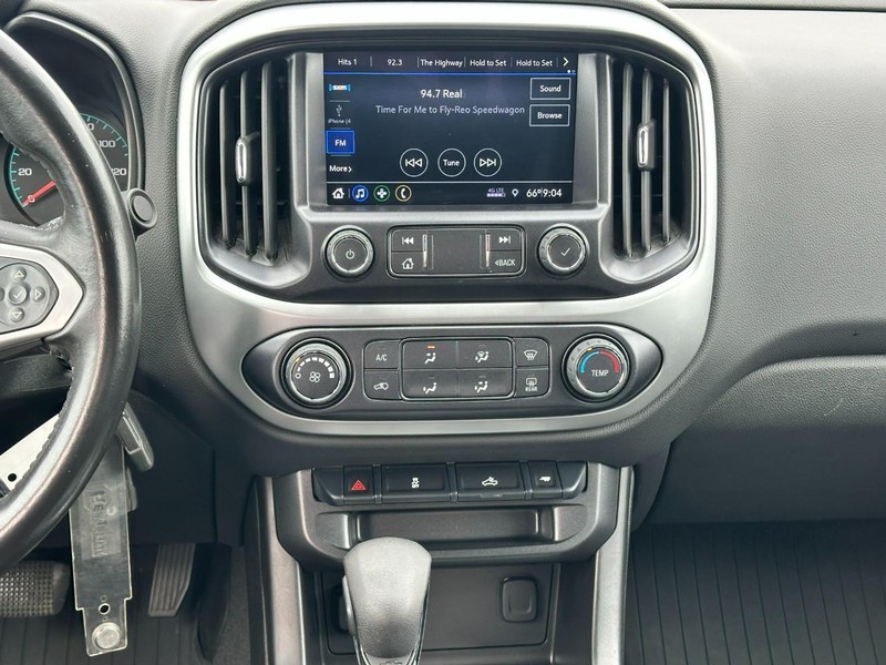 Chevrolet Colorado Vehicle Full-screen Gallery Image 13