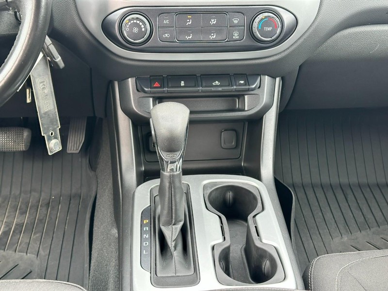 Chevrolet Colorado Vehicle Full-screen Gallery Image 14