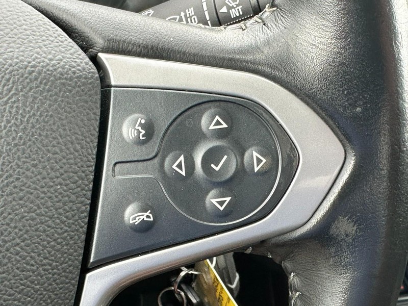 Chevrolet Colorado Vehicle Full-screen Gallery Image 19