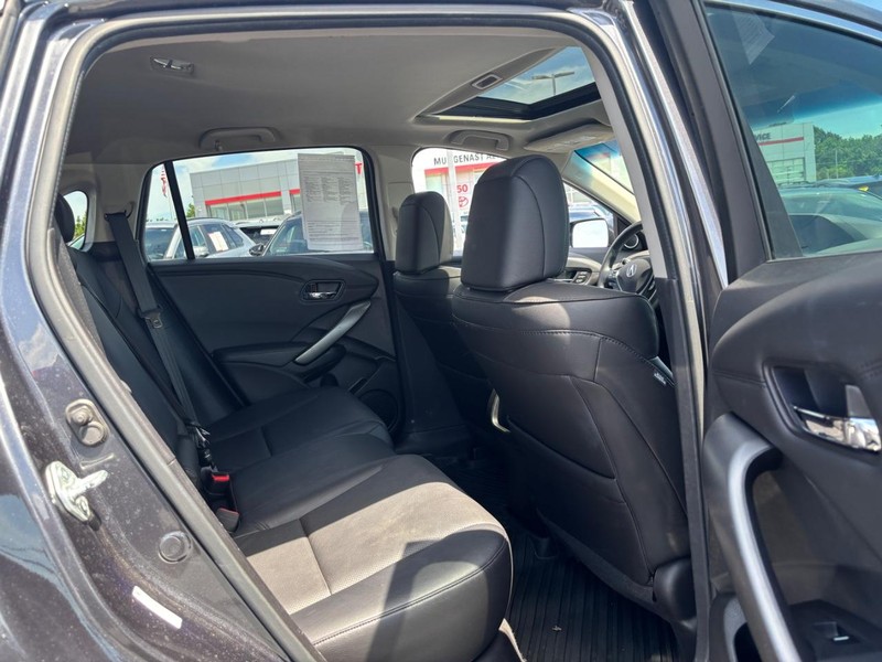 Acura RDX Vehicle Full-screen Gallery Image 09