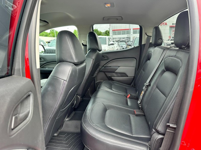 Chevrolet Colorado Vehicle Full-screen Gallery Image 10