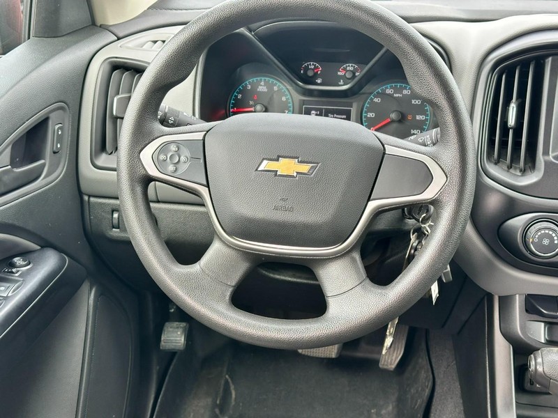 Chevrolet Colorado Vehicle Full-screen Gallery Image 12