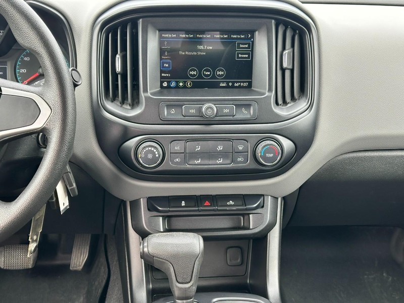 Chevrolet Colorado Vehicle Full-screen Gallery Image 13