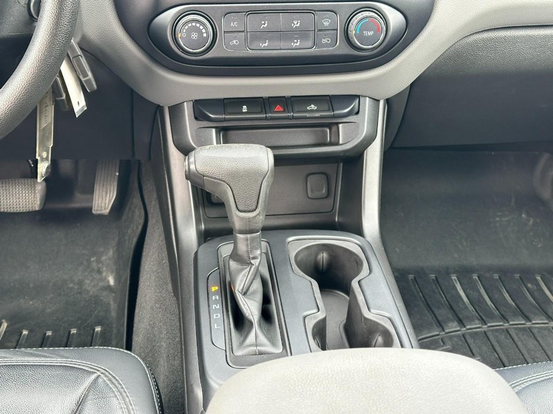 Chevrolet Colorado Vehicle Full-screen Gallery Image 14