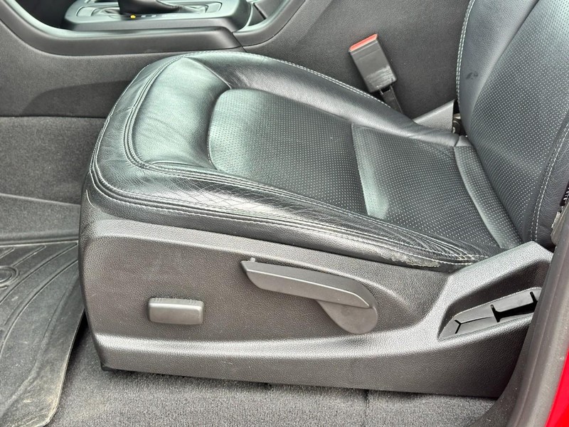Chevrolet Colorado Vehicle Full-screen Gallery Image 17