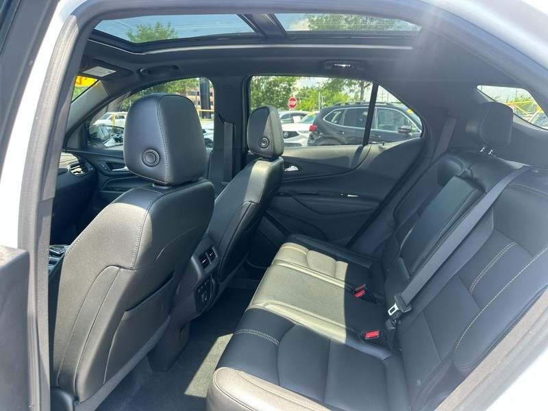 Chevrolet Equinox Vehicle Full-screen Gallery Image 10