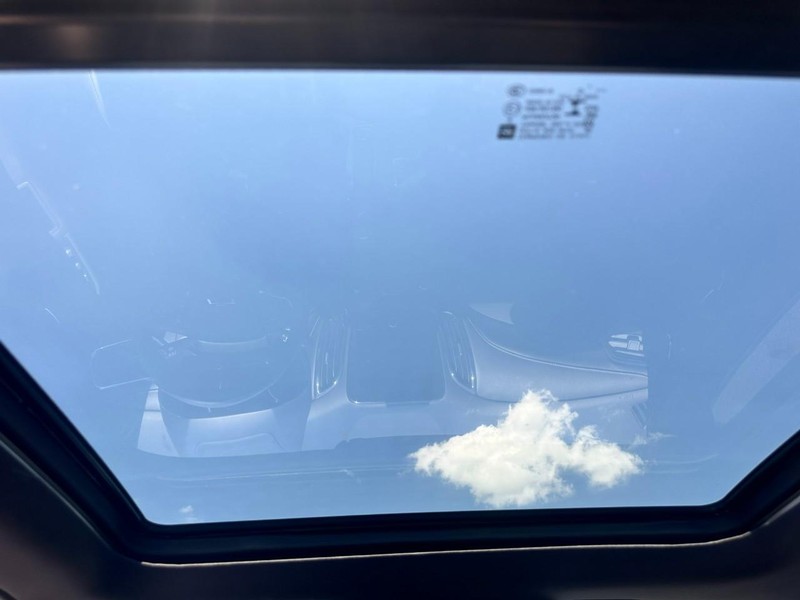 Chevrolet Equinox Vehicle Full-screen Gallery Image 11