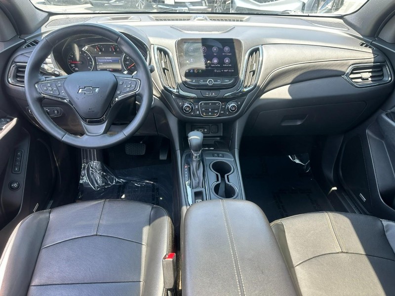 Chevrolet Equinox Vehicle Full-screen Gallery Image 12