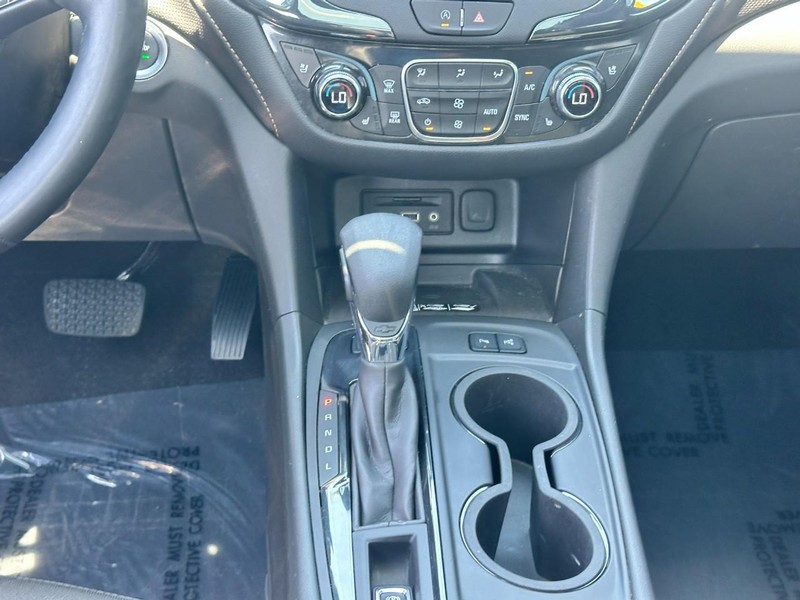 Chevrolet Equinox Vehicle Full-screen Gallery Image 15