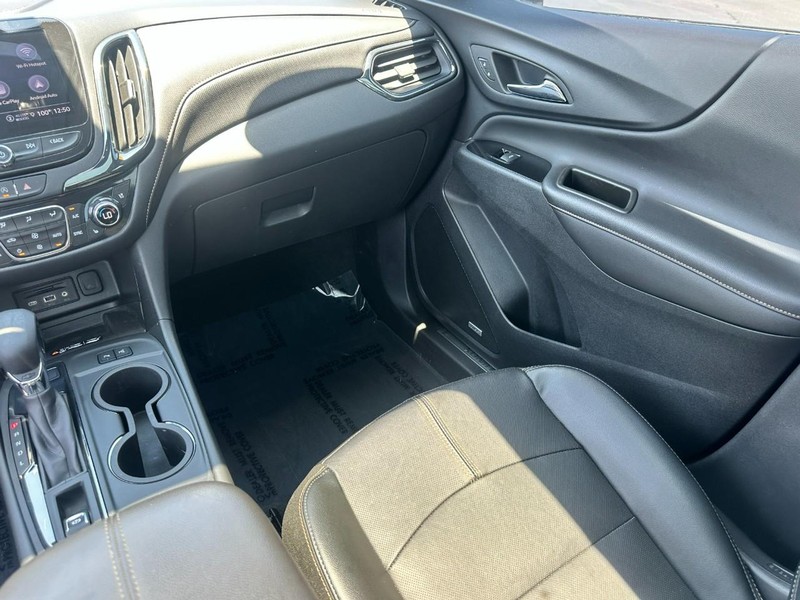 Chevrolet Equinox Vehicle Full-screen Gallery Image 16