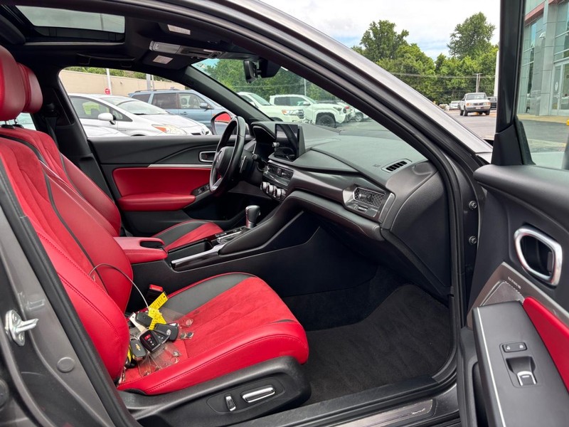 Acura Integra Vehicle Full-screen Gallery Image 09