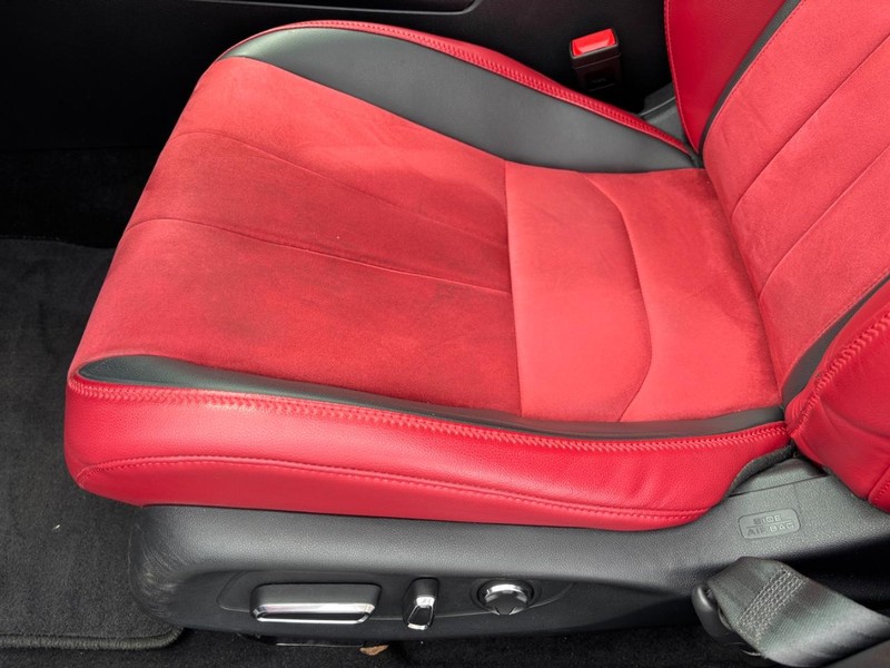 Acura Integra Vehicle Full-screen Gallery Image 16