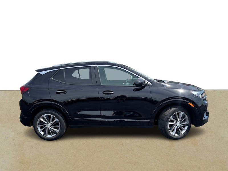 Buick Encore GX Vehicle Full-screen Gallery Image 02