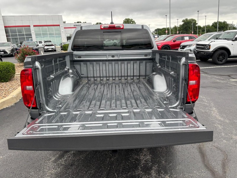 Chevrolet Colorado Vehicle Full-screen Gallery Image 06