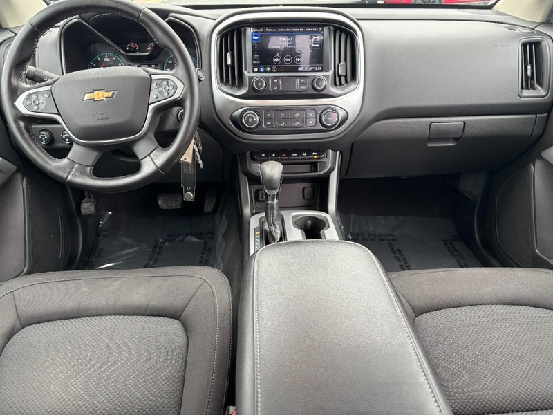 Chevrolet Colorado Vehicle Full-screen Gallery Image 10