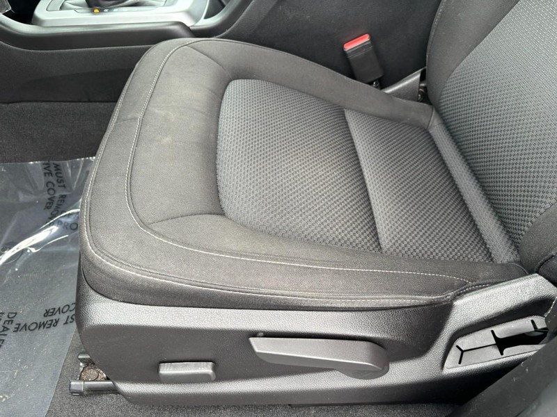 Chevrolet Colorado Vehicle Full-screen Gallery Image 15