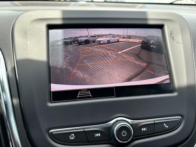 Chevrolet Equinox Vehicle Full-screen Gallery Image 18