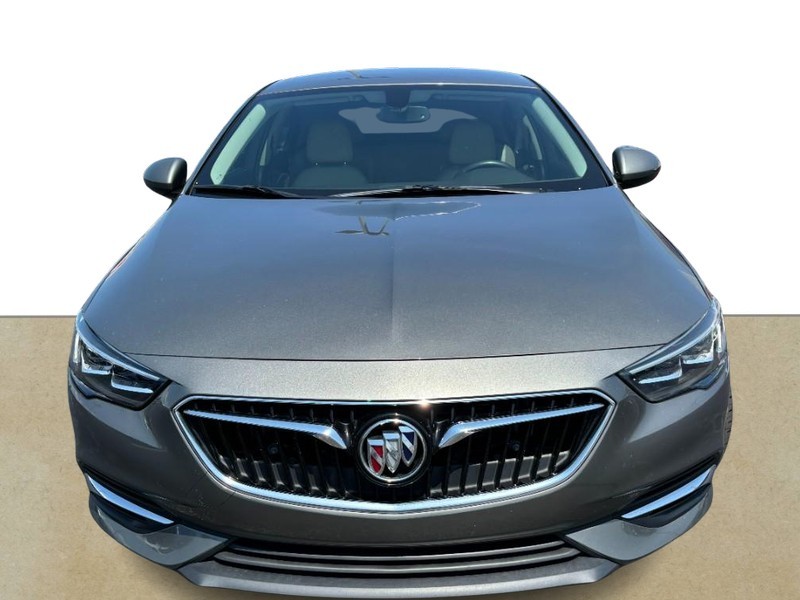 Buick Regal Sportback Vehicle Full-screen Gallery Image 08