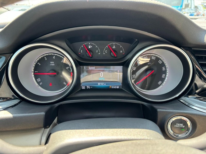 Buick Regal Sportback Vehicle Full-screen Gallery Image 17