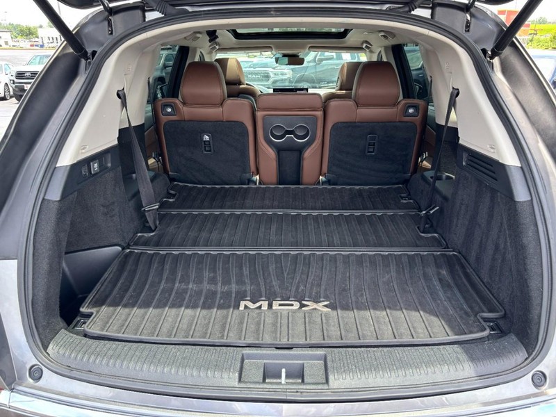 Acura MDX Vehicle Full-screen Gallery Image 07