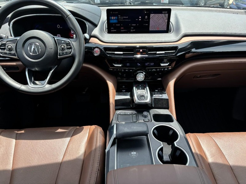Acura MDX Vehicle Full-screen Gallery Image 10