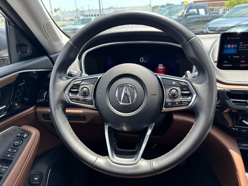 Acura MDX Vehicle Full-screen Gallery Image 11
