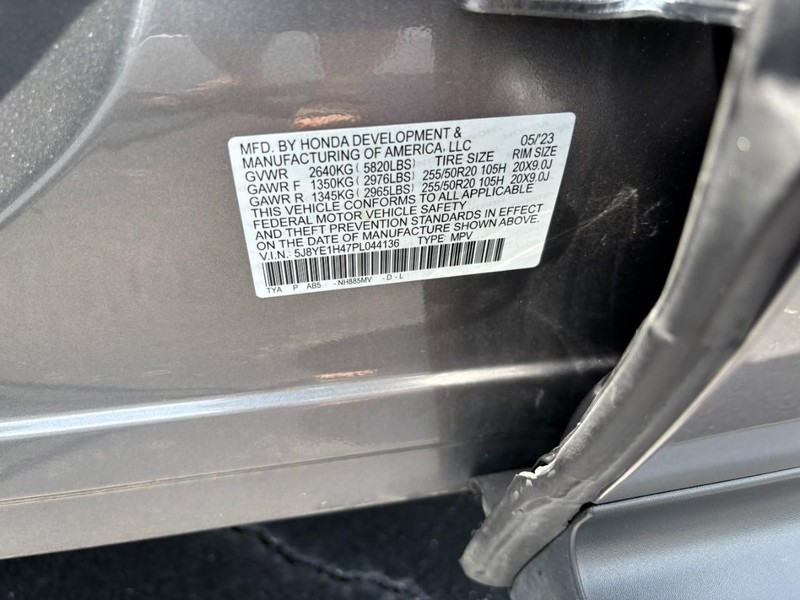 Acura MDX Vehicle Full-screen Gallery Image 16