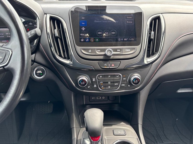 Chevrolet Equinox Vehicle Full-screen Gallery Image 12