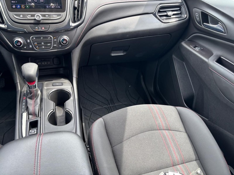 Chevrolet Equinox Vehicle Full-screen Gallery Image 13