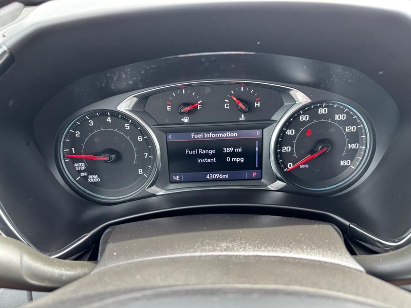 Chevrolet Equinox Vehicle Full-screen Gallery Image 17