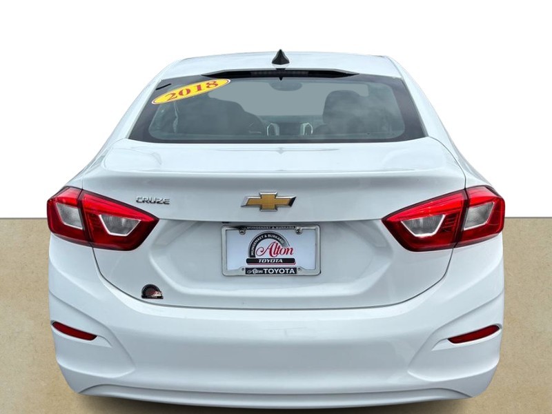 Chevrolet Cruze Vehicle Full-screen Gallery Image 04