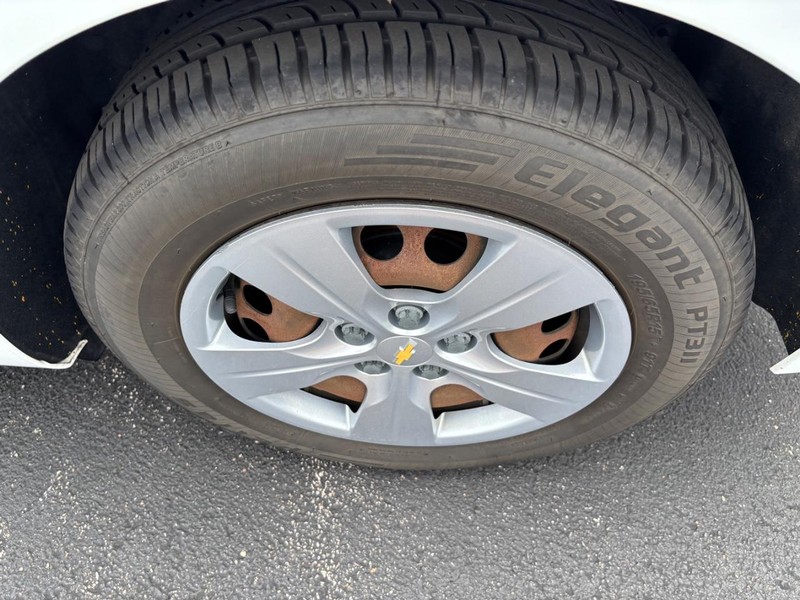 Chevrolet Cruze Vehicle Full-screen Gallery Image 06