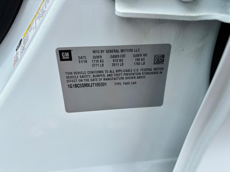 Chevrolet Cruze Vehicle Full-screen Gallery Image 16