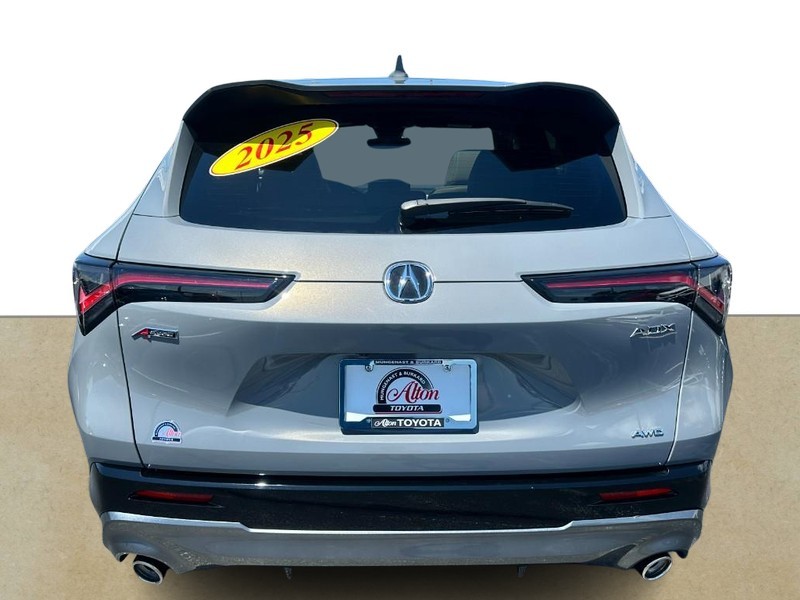 Acura ADX Vehicle Full-screen Gallery Image 04