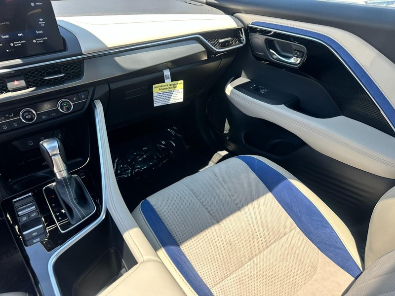 Acura ADX Vehicle Full-screen Gallery Image 15