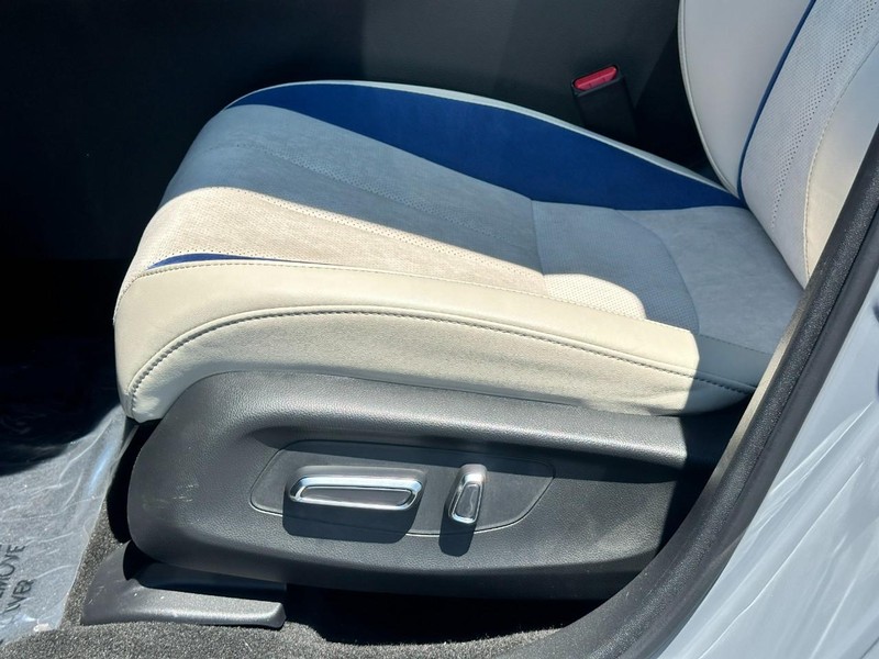 Acura ADX Vehicle Full-screen Gallery Image 17
