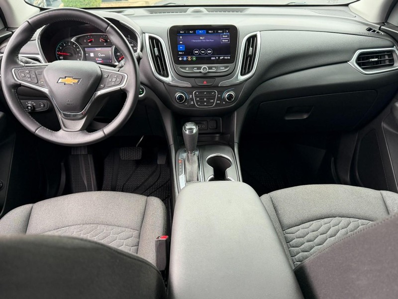 Chevrolet Equinox Vehicle Full-screen Gallery Image 10
