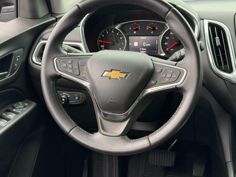 Chevrolet Equinox Vehicle Full-screen Gallery Image 11