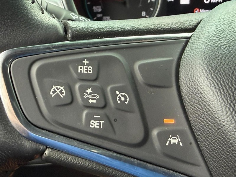 Chevrolet Equinox Vehicle Full-screen Gallery Image 17