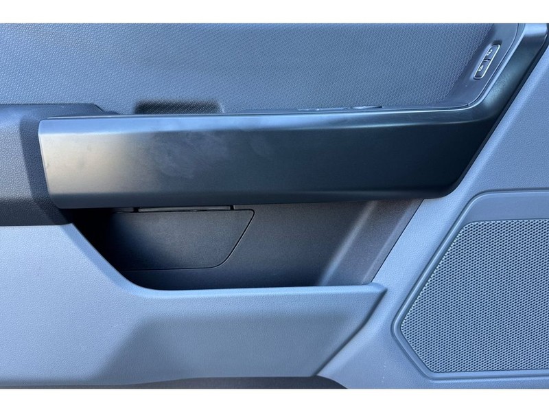 Ford F-150 Vehicle Full-screen Gallery Image 11